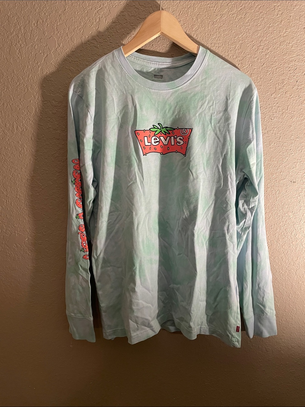 Levi's Mint Green Tie-Dye Long Sleeve Graphic Tee with Coral Logo